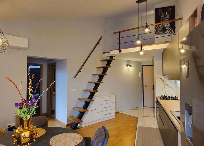 Blue Garden Loft - With Garage